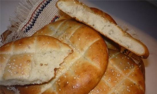 Tortiljas ar sezama pastu un sāļām