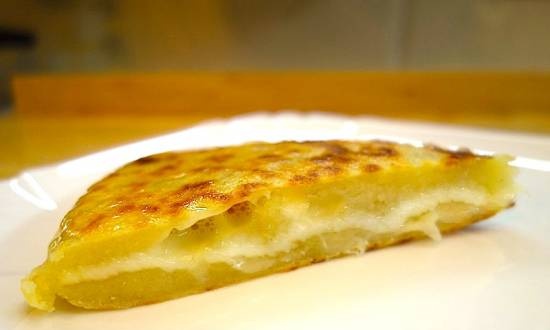 Khachapuri ar dažādiem sieriem