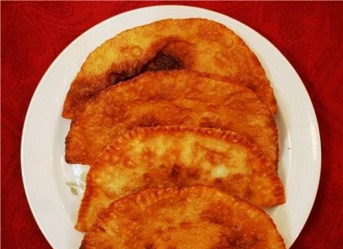 Čebureki (maizes konditorejas izstrādājumi maizes mašīnā)