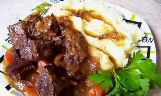 Boeuf bourguignon (Boeuf Bourguignon) ברוב-קוק פולאריס 0517