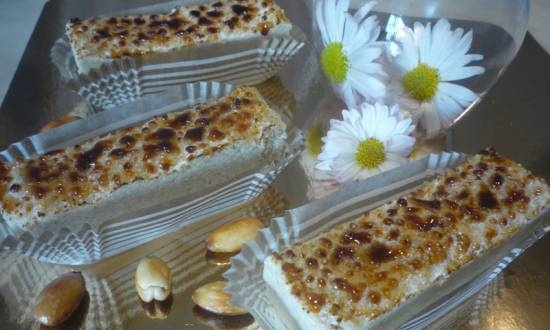 Turron de yema guemada
(dzeltenuma turons ar karameļu garozu)