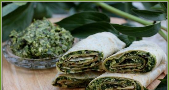 Chapati với màu xanh lá cây nhúng