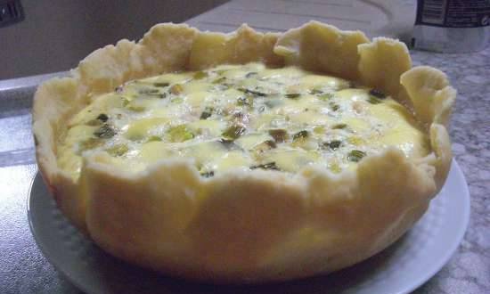 Quiche với camembert và cà chua phơi nắng