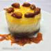 Cheesecake dengan kacang dan oren