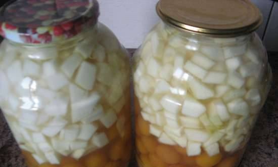 Kompot Zucchini dengan ceri plum