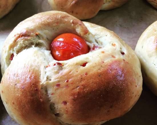 Roti keju dengan tomato kering