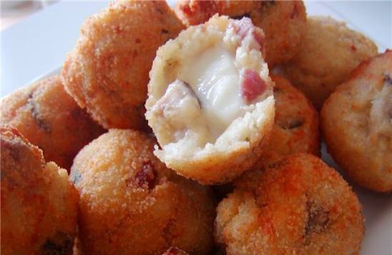 Cơm nắm với Arancini mozzarella