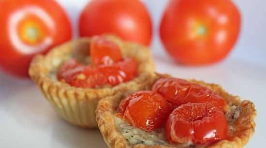 Tartlets ar kazas sieru un tomātu konfit