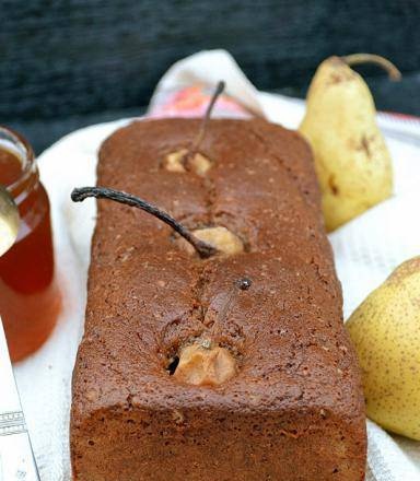 Piparkūku kūka ar bumbieriem un sīrupu