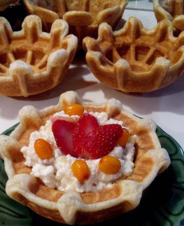 Wafer tartlet với nhân sữa đông và quả mọng từ nhà sản xuất bánh tartlet Steba