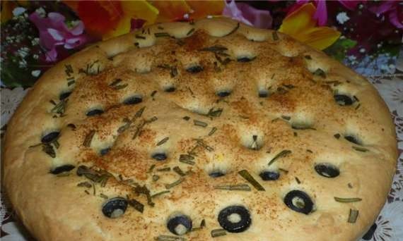 Focaccia với hương thảo và ô liu