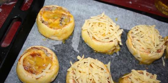 Mini pizzas Snails (Hack - Pizza - Schnecken)