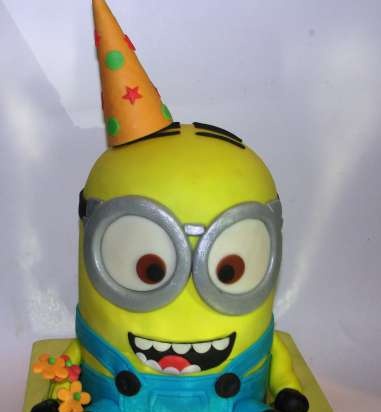 Despicable Me Cakes