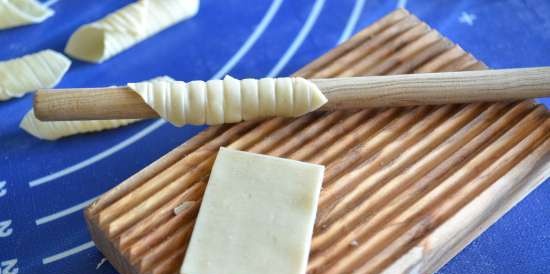 Verktøy og tilbehør for å lage hjemmelaget pasta