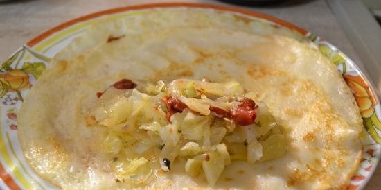 Glutenfrie pannekaker fylt med stuet kål