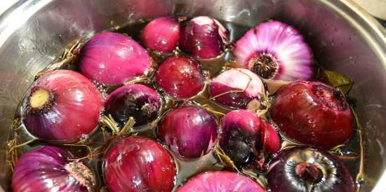 Sarkanais sīpols, marinēti "sukādes (glace fruit)"