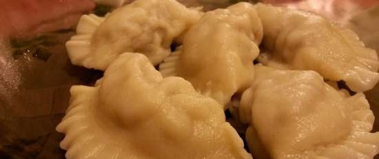 Dumplings laget av en blanding av ris og hvetemel