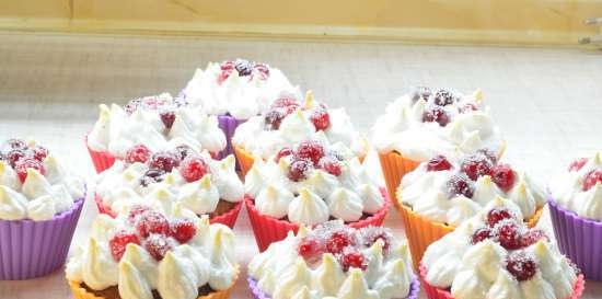 Redcurrant Muffins với Meringue