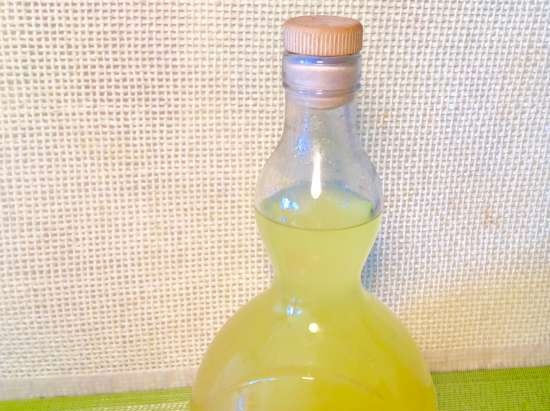 Rượu mùi Limoncello, hoặc mezim Ý