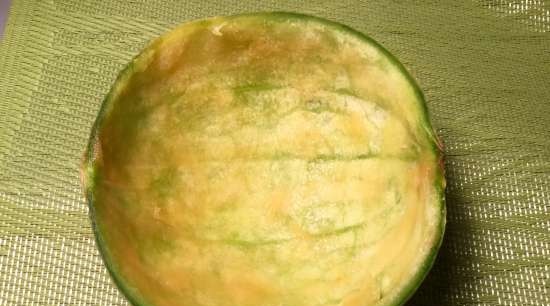 Melones saldējums melonā