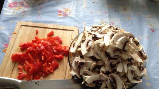 Squash pots with mushrooms and ham