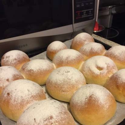 Sufganiet smultringer fra ovnen