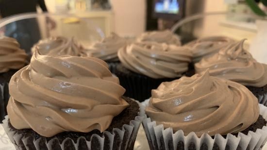 Ginesa šokolādes cupcakes (Nigelas Lawson šokolādes Guinness kūka)