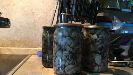 Marinated mushrooms