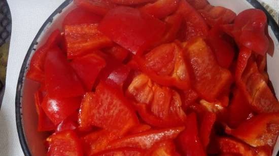 Sweet pepper lecho with tomatoes (Hungarian lecso)