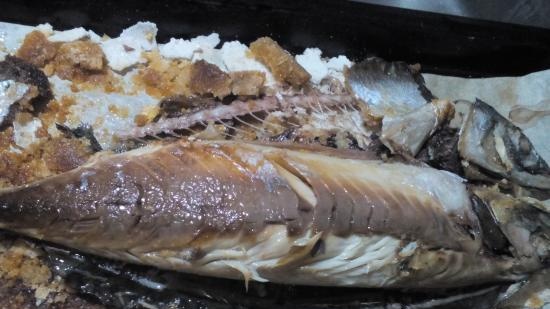 Mackerel baked in salt