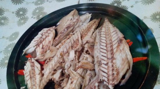 Mackerel baked in salt