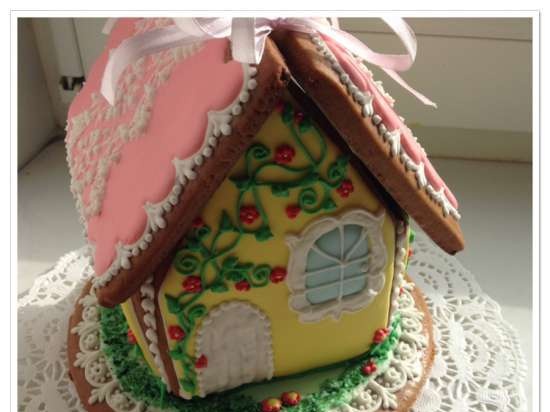 Gingerbread house (how to assemble and decorate)