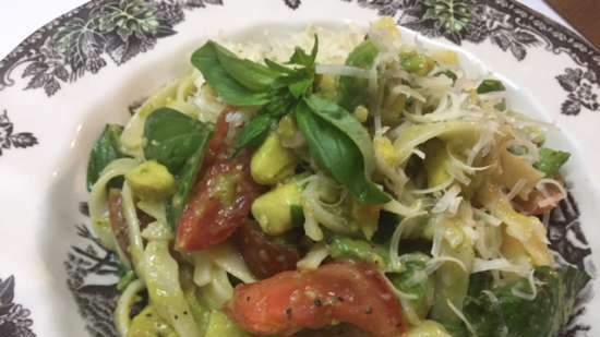 Tagliatelle ar avokado