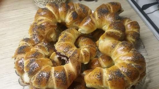 Bagels ar ievārījumu vai mājās gatavotu nutellu