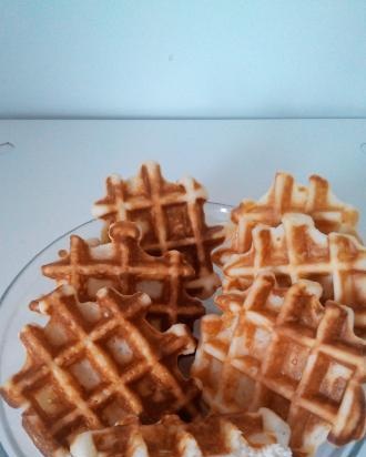 Ostemasse vafler fra I. Lazerson i et vaffeljern Gfgrill GF-020 Waffle Pro