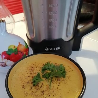 Fersk kålsuppe med melk