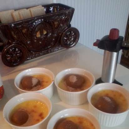 Kremet dessert med karamellskorpe Creme brulee