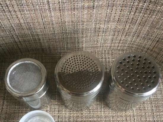 Jars for spices and bulk products, dispensers