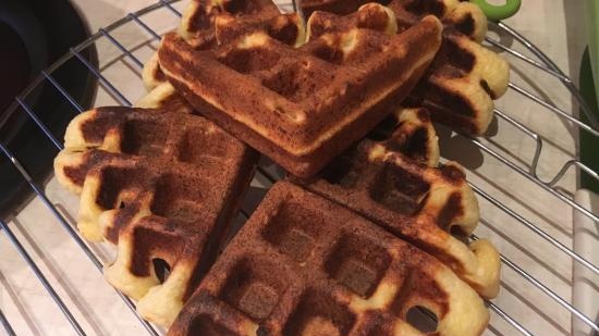 Ostemasse vafler fra I. Lazerson i et vaffeljern Gfgrill GF-020 Waffle Pro