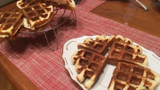 Ostemasse vafler fra I. Lazerson i et vaffeljern Gfgrill GF-020 Waffle Pro