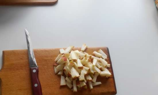 Butterdeigskonvolutter med smeltet ost, eple og kyllingfilet