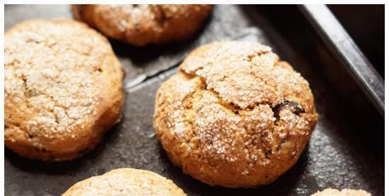 Scones med rugmel, rosiner og ingefær