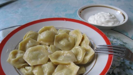 Hvordan raskt og uten å anstrenge deg for å lage 500 dumplings