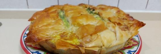 פאי יווני Spanakopita עם נגיעה רוסית (+ וידאו)