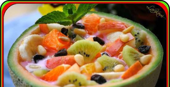 Fruktsuppe i melon Tropicanka