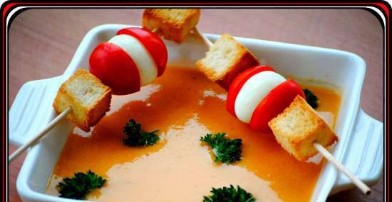 Cold squash and tomato puree soup