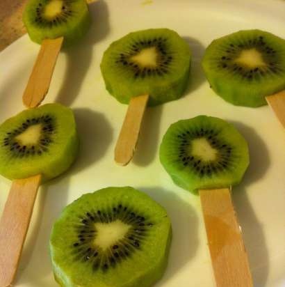 Frossen kiwi og bananer i sjokolade