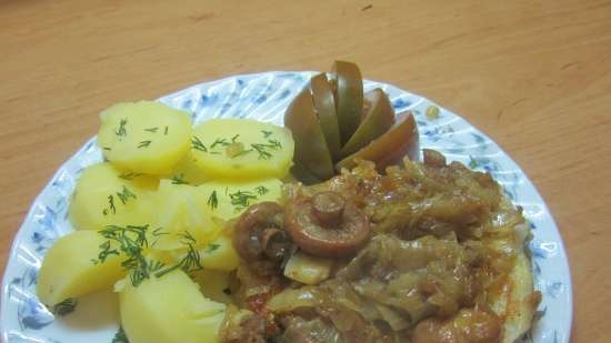 Fried fish with onion sauce and mushrooms