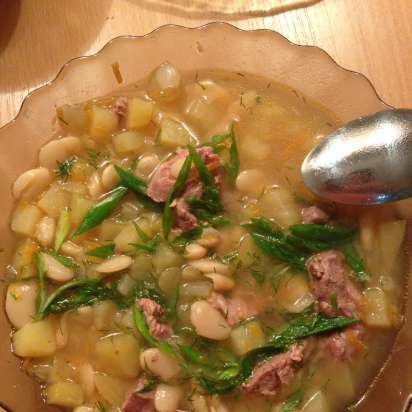 Bean soup with turkey meat