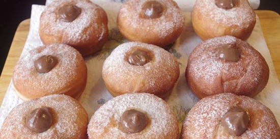 Bomboloni - itāļu virtuļi ar krējumu